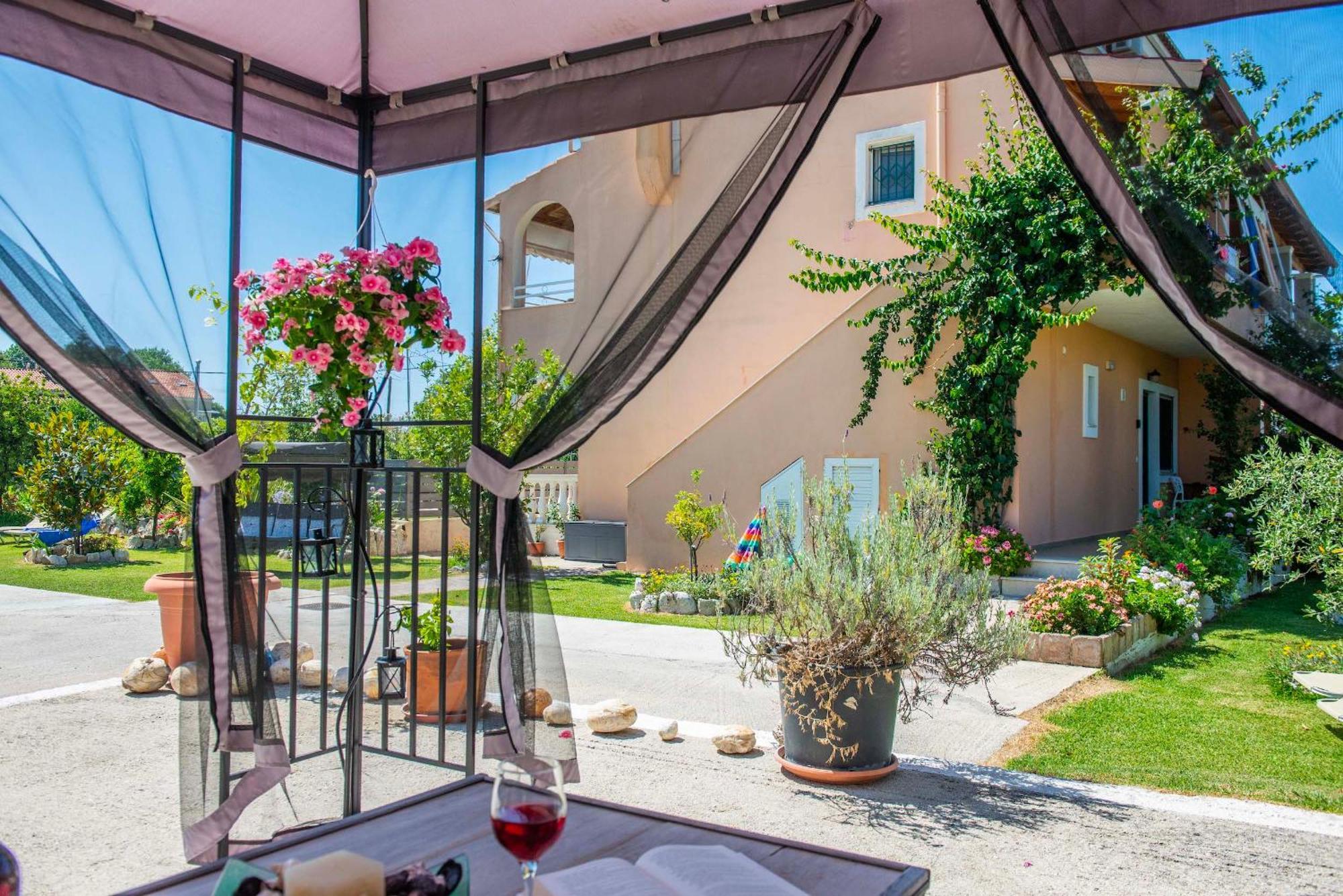 Zoe Boutique Apartment Acharavi  Bagian luar foto